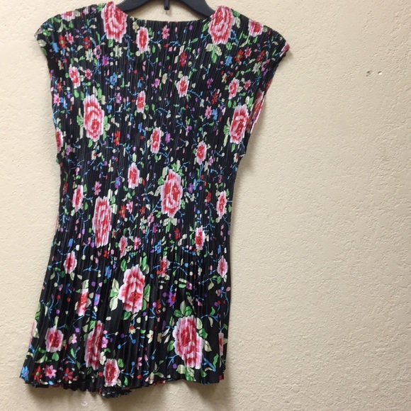 F.C Woman Blouse - Picture 2 of 6